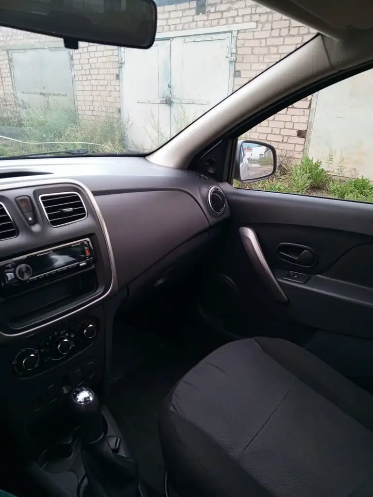 Renault Logan, 2017, 161000 км, Вельск - 590000 ₽